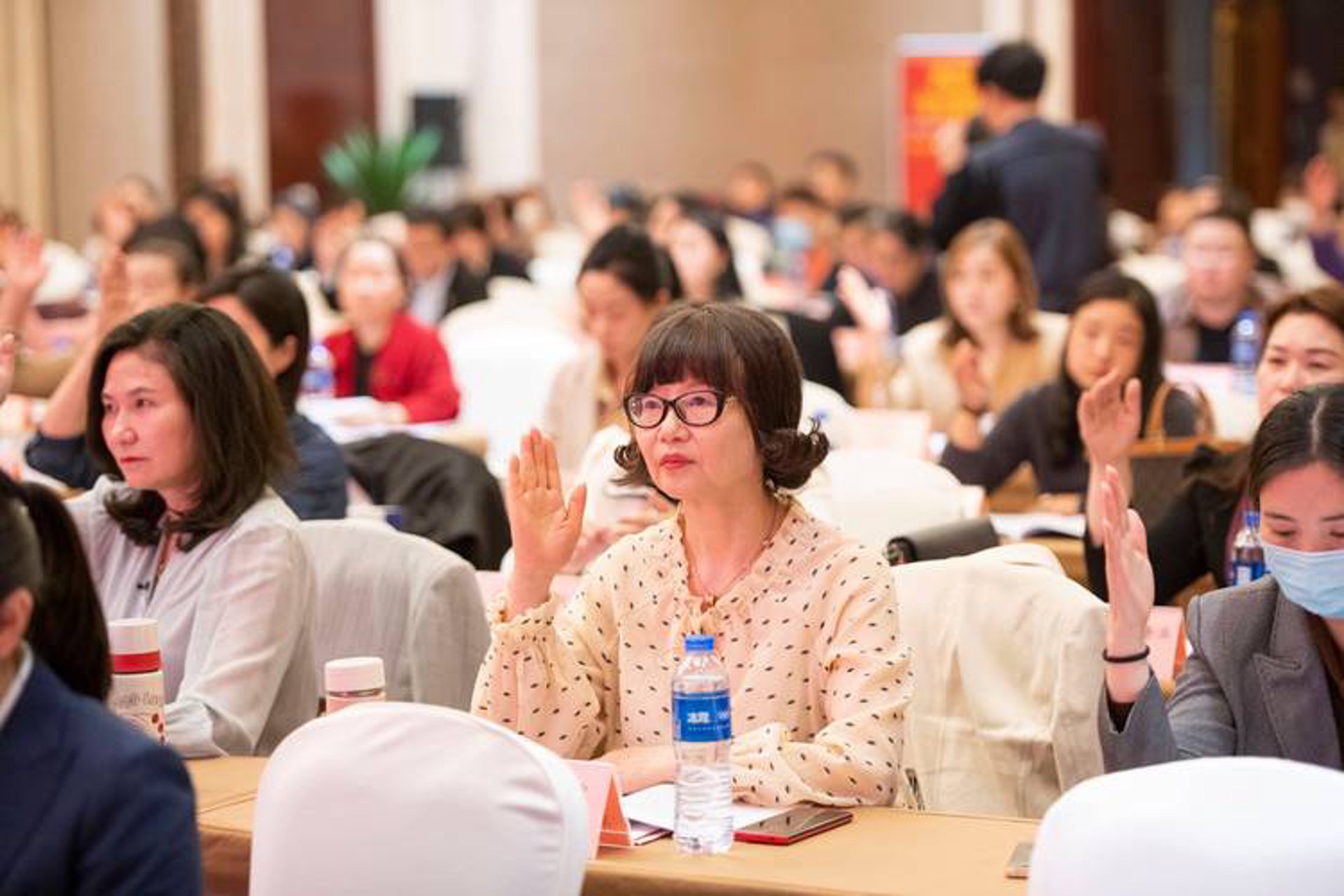 微信小程序开发：连接日常与商业的新桥梁